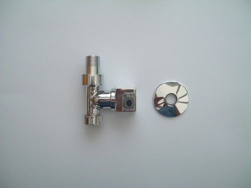 Modern Square Head Straight Radiator Valves Pair in Chrome Modern Square Head Straight Radiator Valves Pair in Chrome